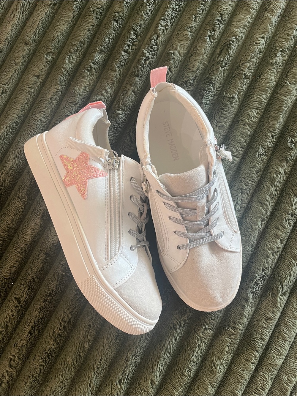 Steve Madden Kids White Sneakers with Pink Glitter Star Accent